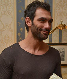 caffe-profili-cinema_0031_Francesco-Arca-web-RES-DSC_7213_0009_Sfondo_0000_caffe-profili-cinema_0031_Francesco-Arca-web-