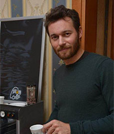 caffe-profili-cinema_0031_Francesco-Arca-web-RES-DSC_7213_0009_Sfondo_0003_caffe-profili-cinema_0031_Francesco-Arca-web-